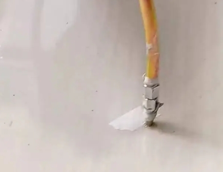 双江瓷砖空鼓维修公司专业解答在瓷砖铺贴过程中，如果使用的砂料过粗（如全部使用了粗砂），可能会导致以下问题